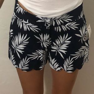 Crown & Ivy Shelby Scalloped Shorts